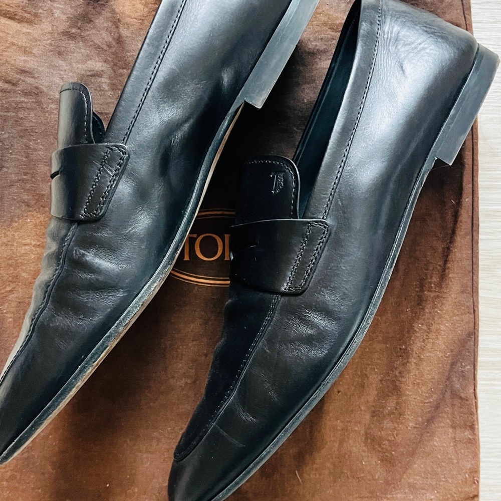 Tod's Black Leather Men's Slip-On Loafers